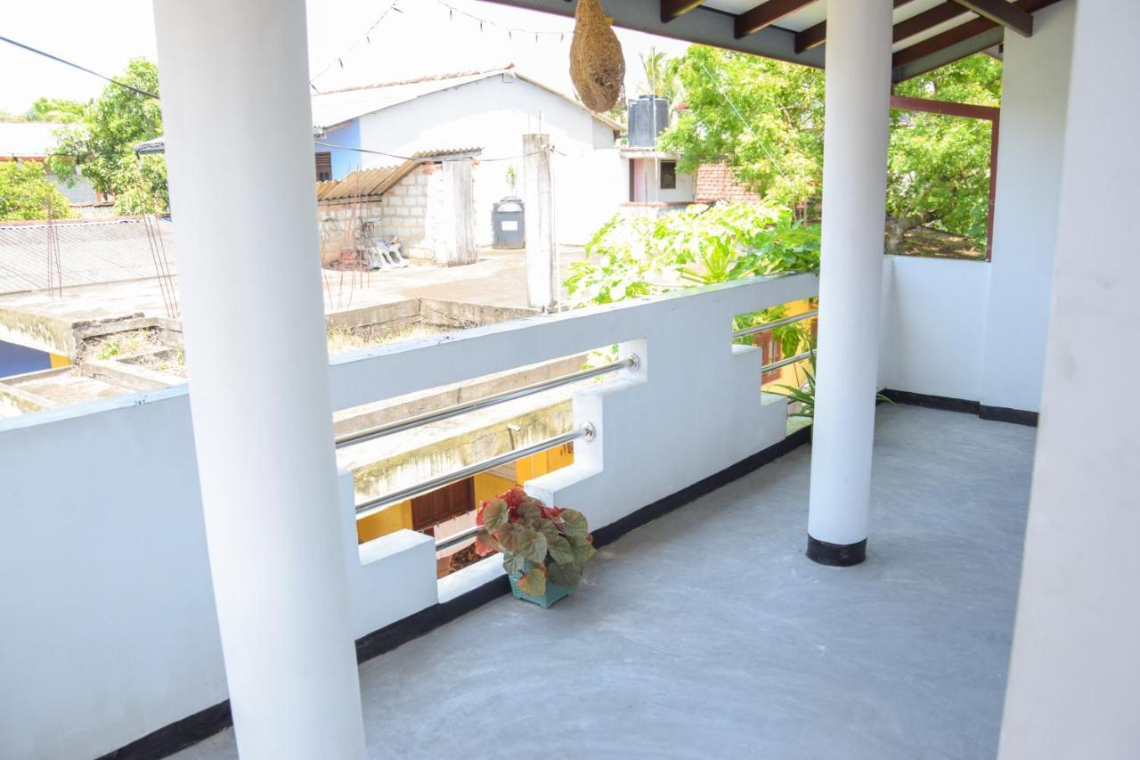 Tharaka Homestay 韦利格默 外观 照片