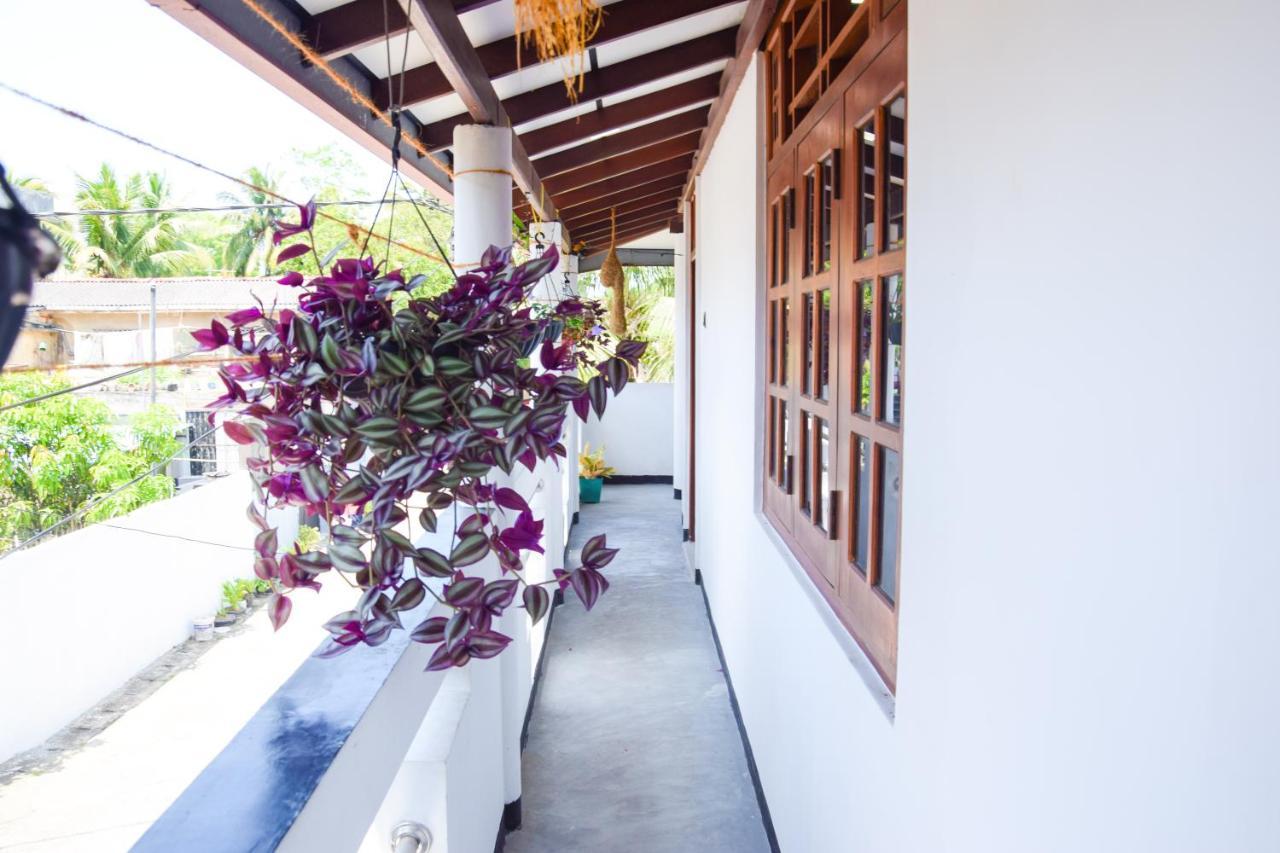 Tharaka Homestay 韦利格默 外观 照片