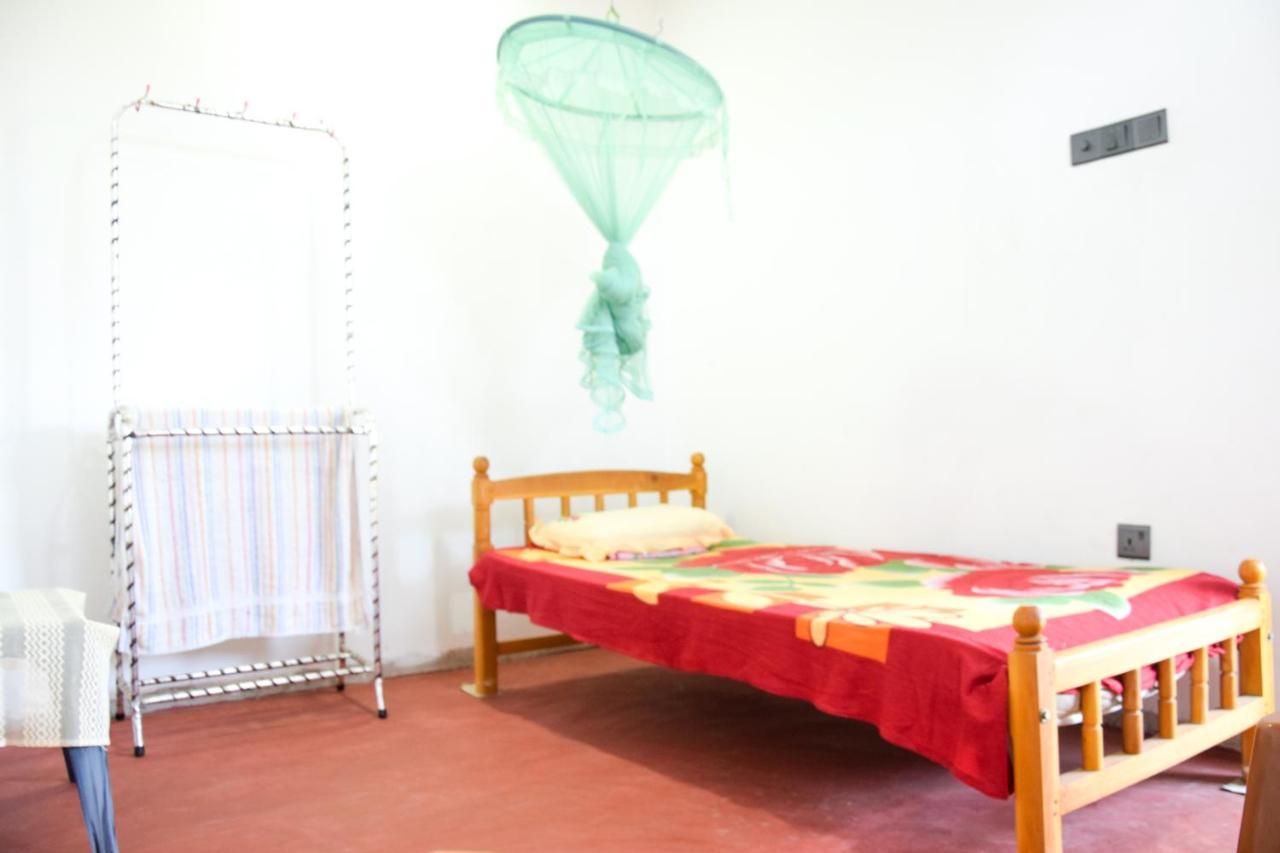 Tharaka Homestay 韦利格默 外观 照片