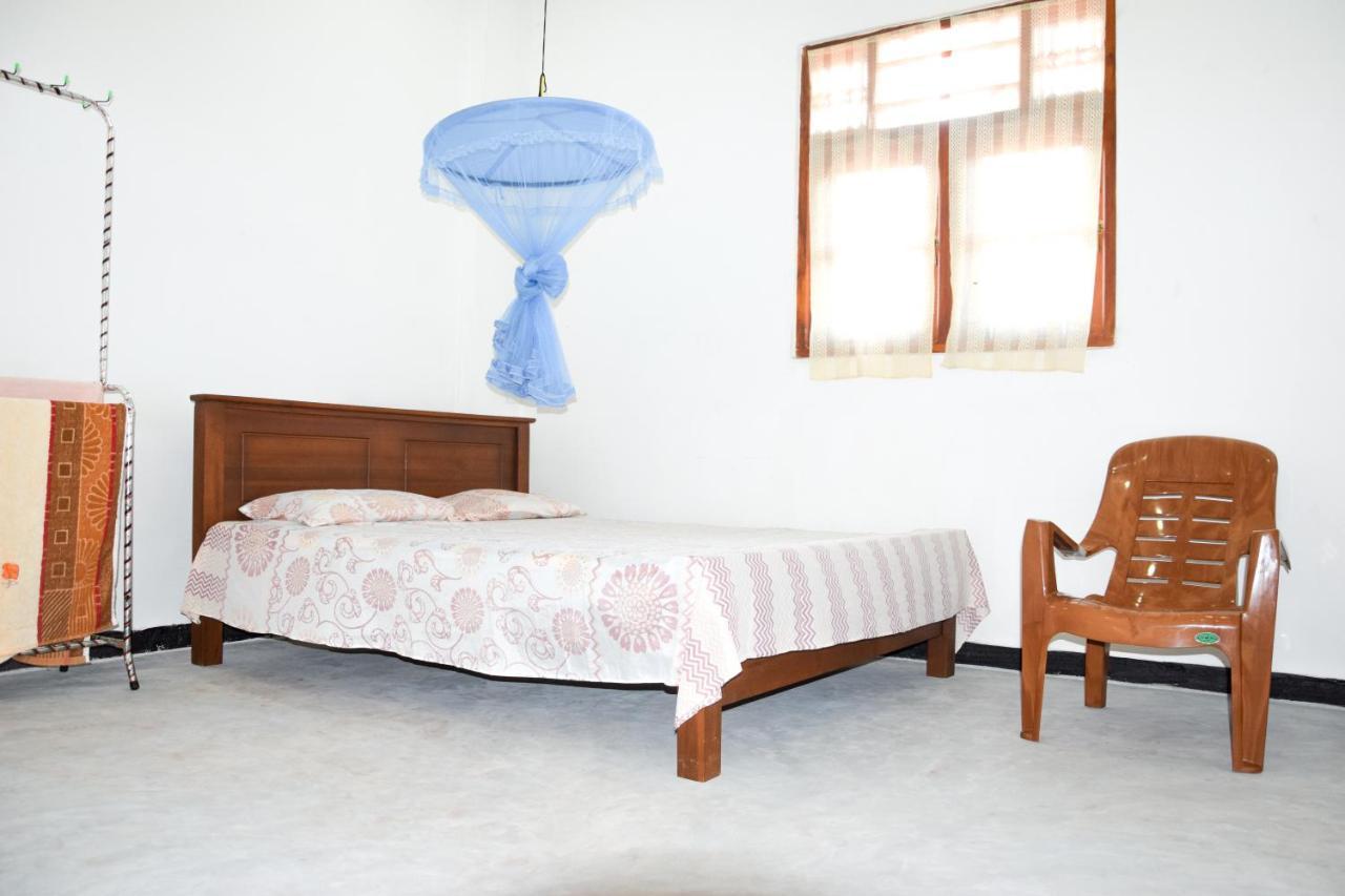 Tharaka Homestay 韦利格默 外观 照片
