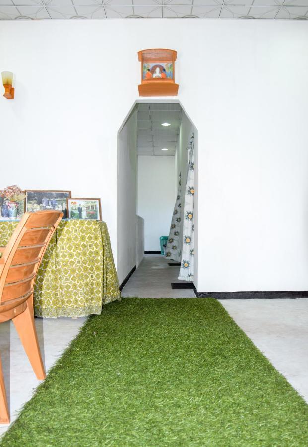 Tharaka Homestay 韦利格默 外观 照片