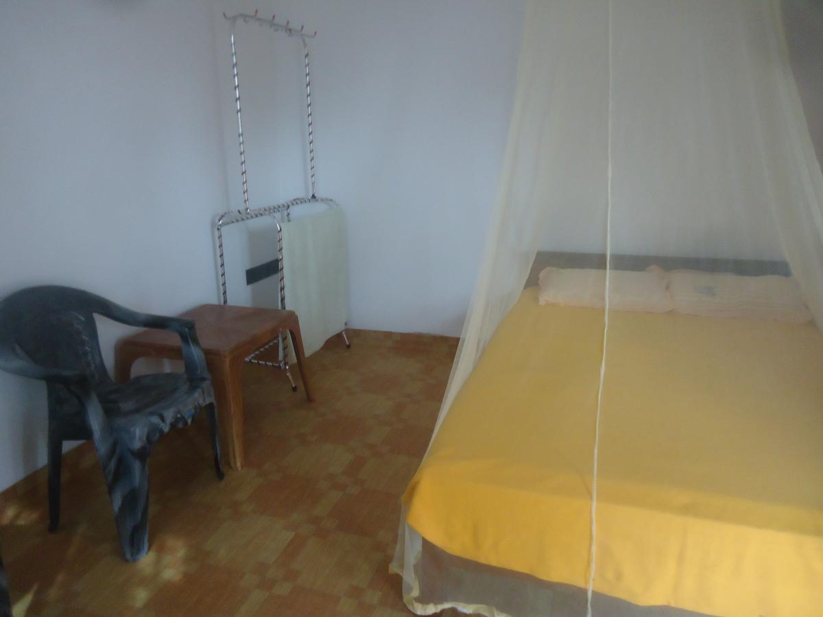 Tharaka Homestay 韦利格默 外观 照片